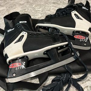 DONATED.  NWT CCM Pro 3 Lite Ice Skates Size 3-1/2